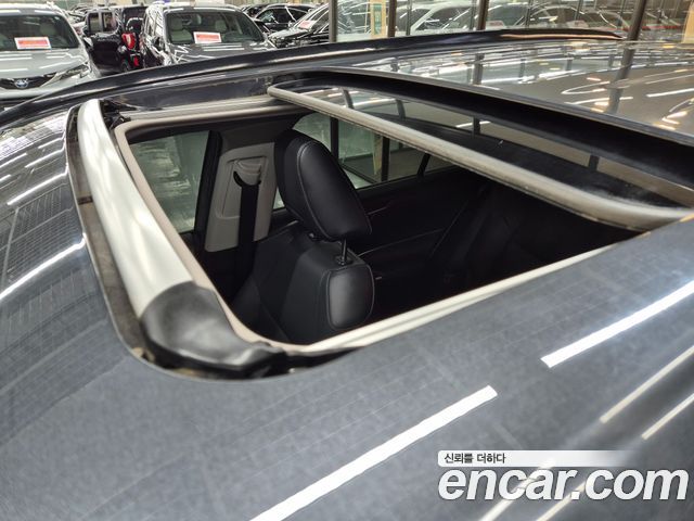 Toyota RAV4 2021 — photo 19