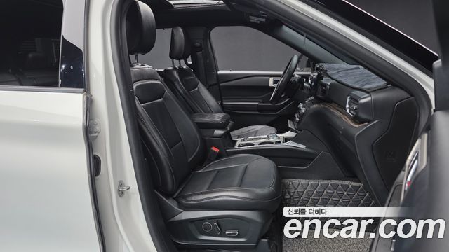 Ford Explorer 2020 — photo 11