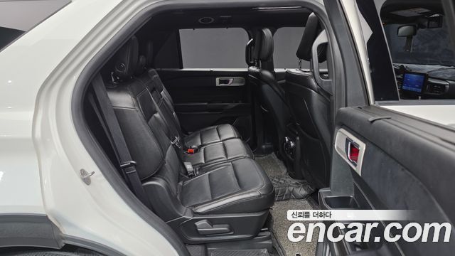 Ford Explorer 2020 — photo 12