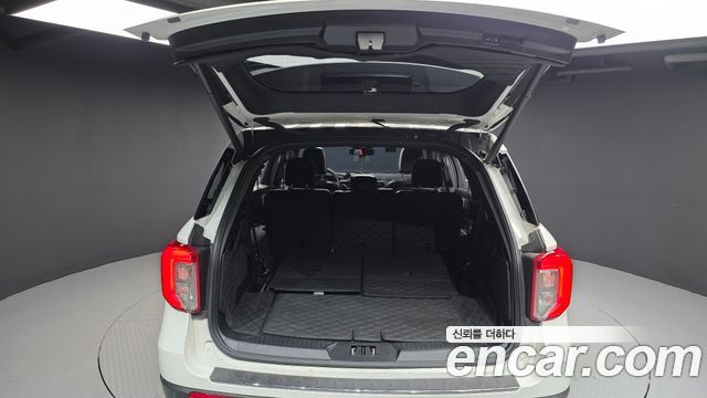 Ford Explorer 2020 — photo 20