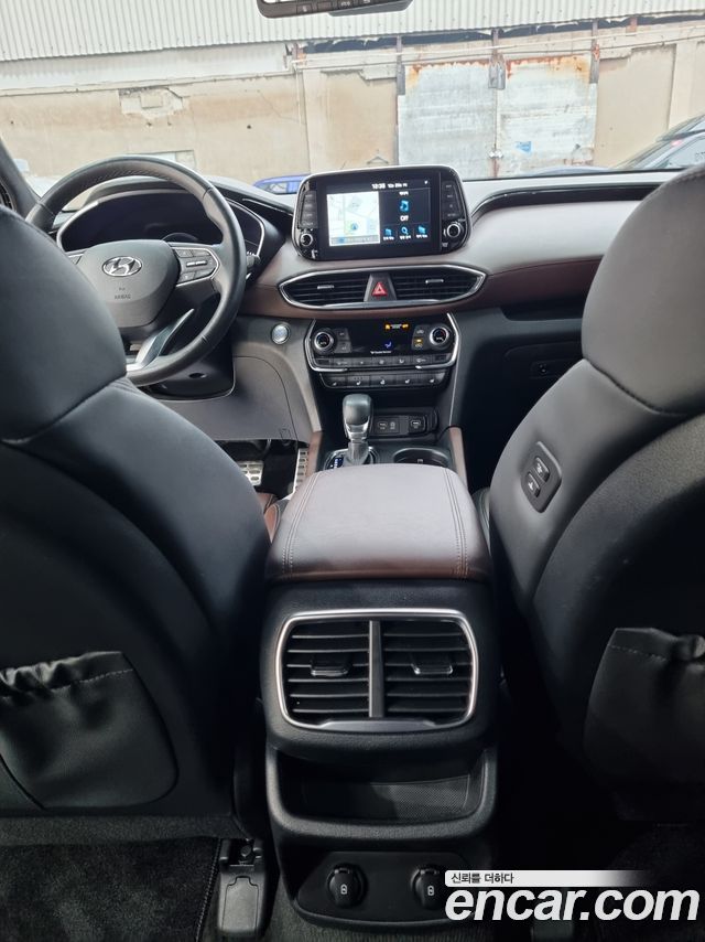 Hyundai Santafe 2019 — photo 17