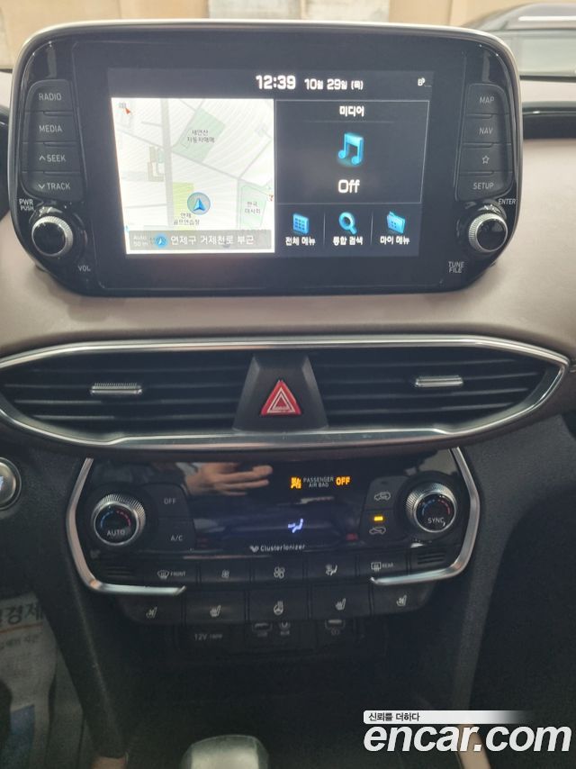 Hyundai Santafe 2019 — photo 18