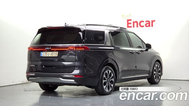 Kia Canival 2023 — photo 2
