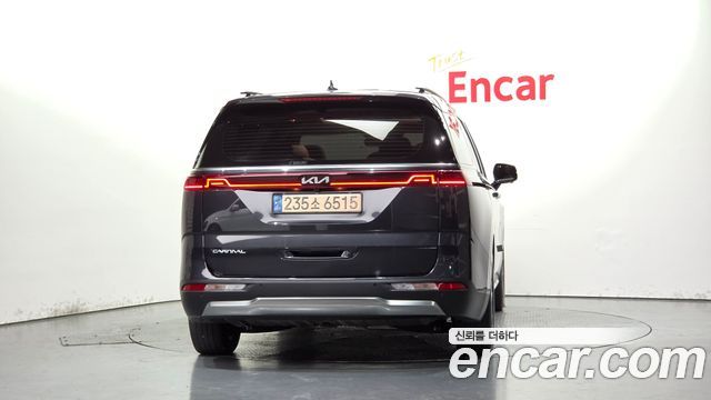 Kia Canival 2023 — photo 4