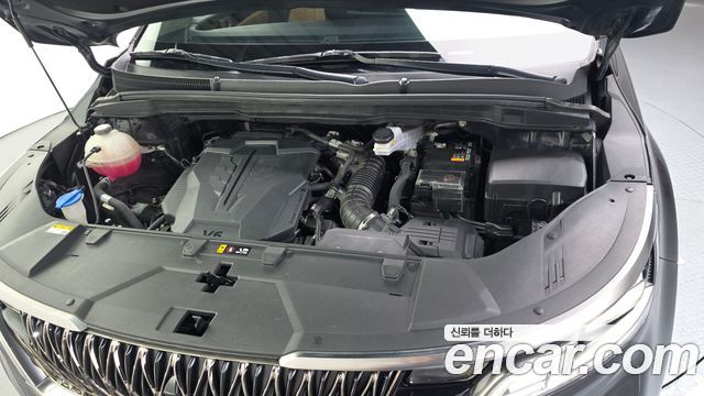 Kia Canival 2023 — photo 6