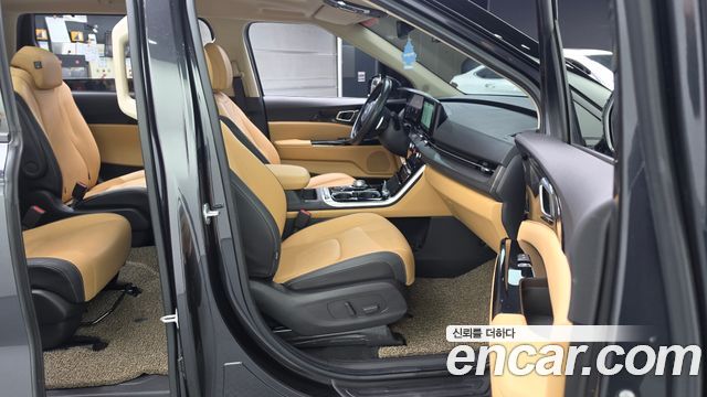 Kia Canival 2023 — photo 17