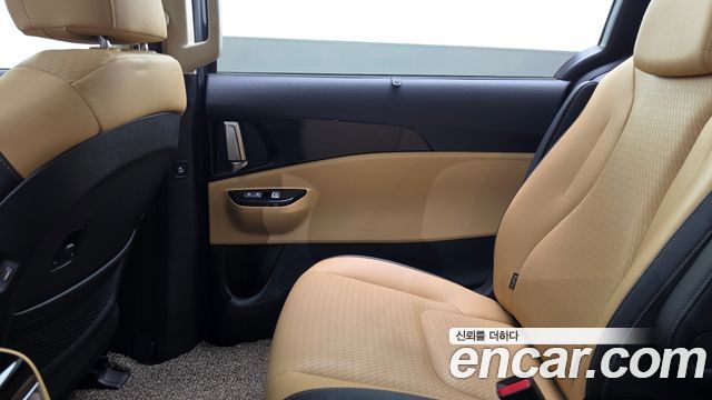 Kia Canival 2023 — photo 18