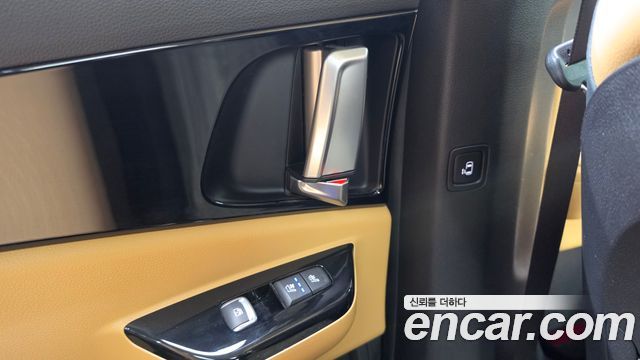 Kia Canival 2023 — photo 24