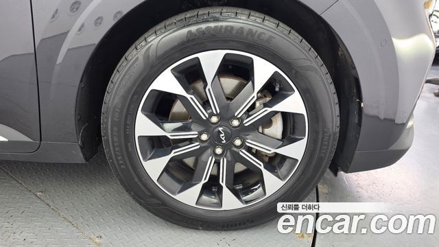 Kia Canival 2023 — photo 7