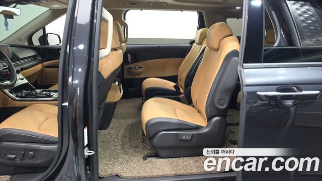 Kia Canival 2023 — photo 16