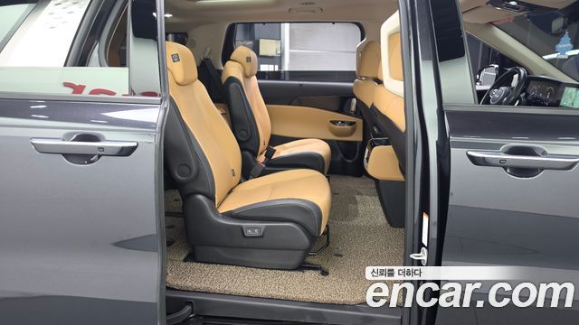 Kia Canival 2023 — photo 27