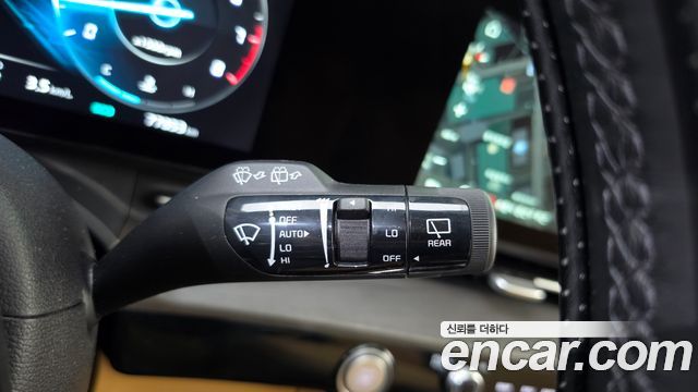 Kia Canival 2023 — photo 28