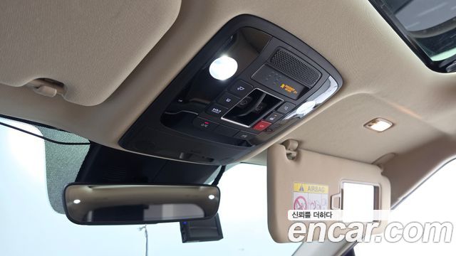Kia Canival 2023 — photo 31