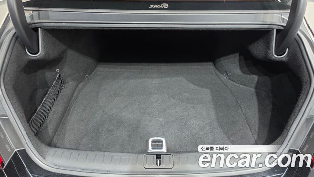 Genesis G90 2022 — photo 24
