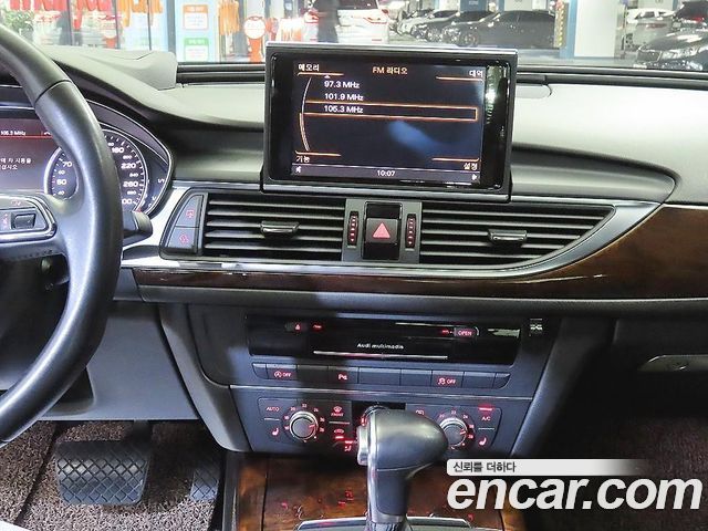 Audi A6 2014 — photo 14