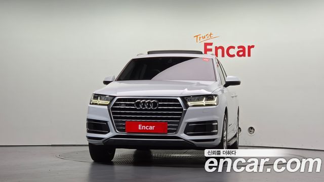 Audi Q7 2019 — photo 3