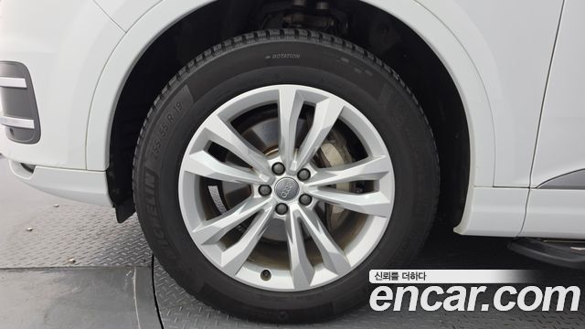 Audi Q7 2019 — photo 5