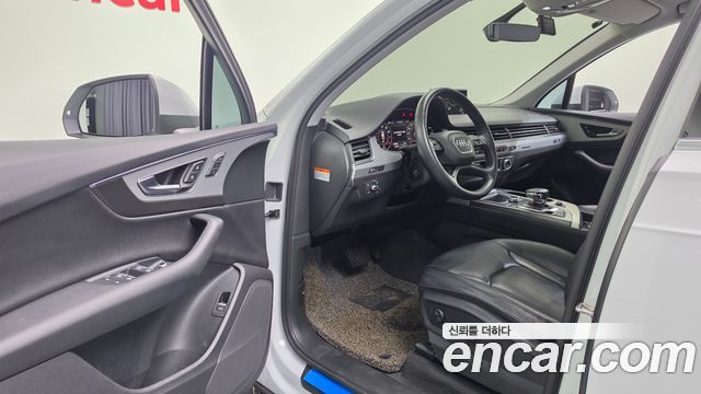 Audi Q7 2019 — photo 12
