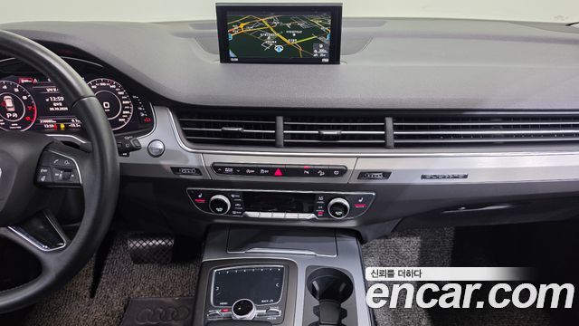 Audi Q7 2019 — photo 14