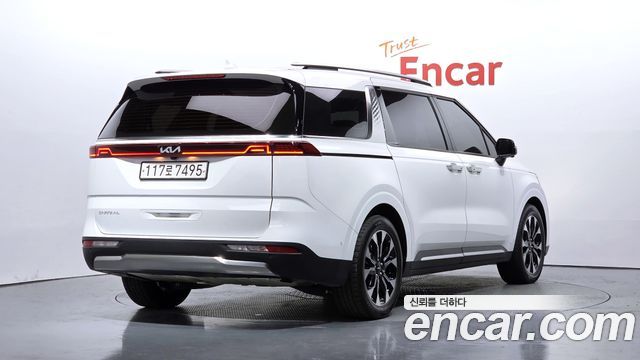 Kia Canival 2023 — photo 2