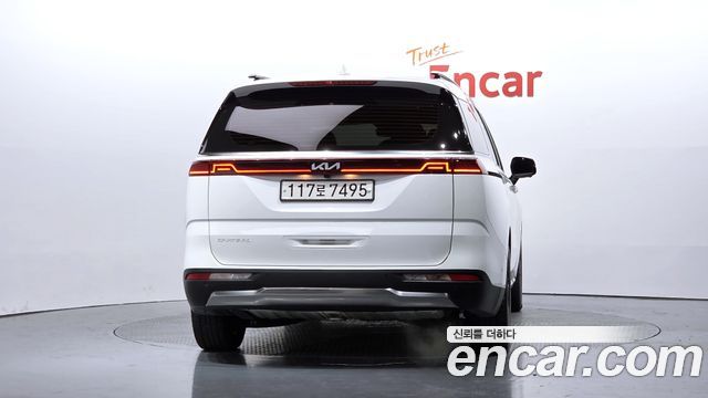Kia Canival 2023 — photo 4