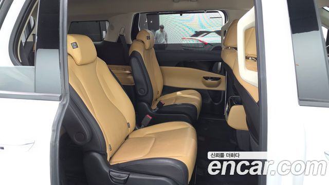 Kia Canival 2023 — photo 18