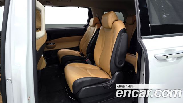 Kia Canival 2023 — photo 19