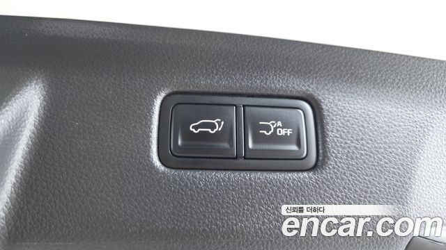 Kia Canival 2023 — photo 24