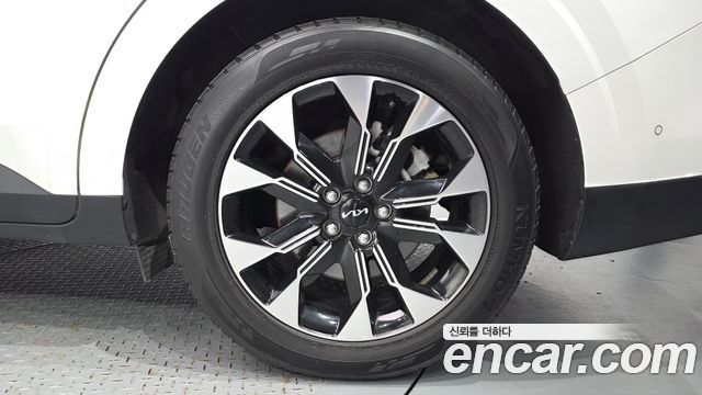 Kia Canival 2023 — photo 7