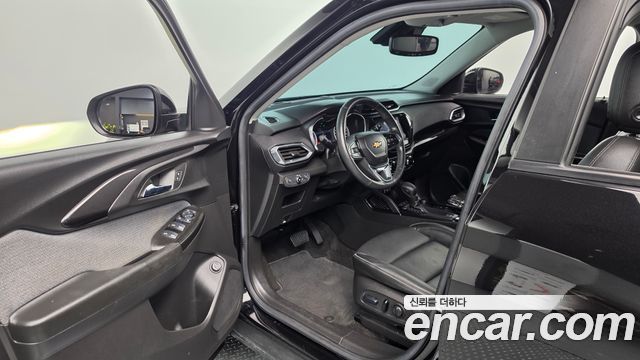 Chevrolet Korea Trailblazer 2022 — photo 13