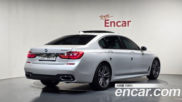 BMW 7-Series 2017 — photo 2