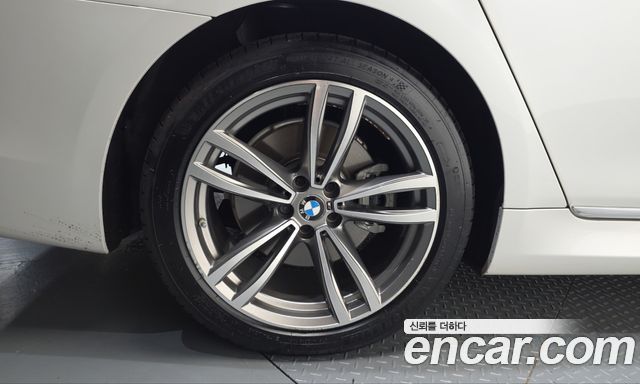 BMW 7-Series 2017 — photo 5