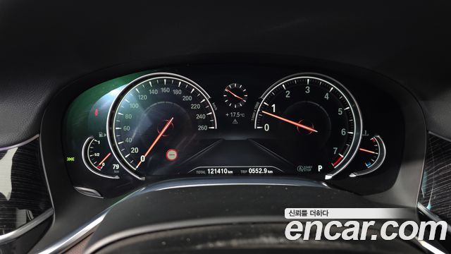 BMW 7-Series 2017 — photo 11