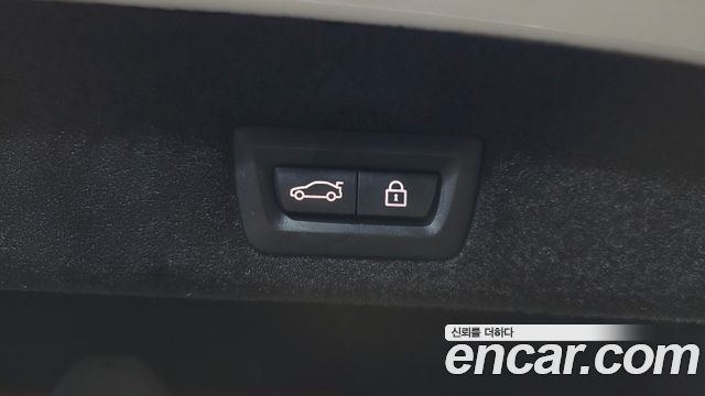 BMW 7-Series 2017 — photo 24