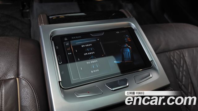 BMW 7-Series 2017 — photo 31