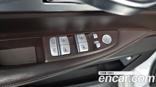 BMW 7-Series 2017 — photo 36
