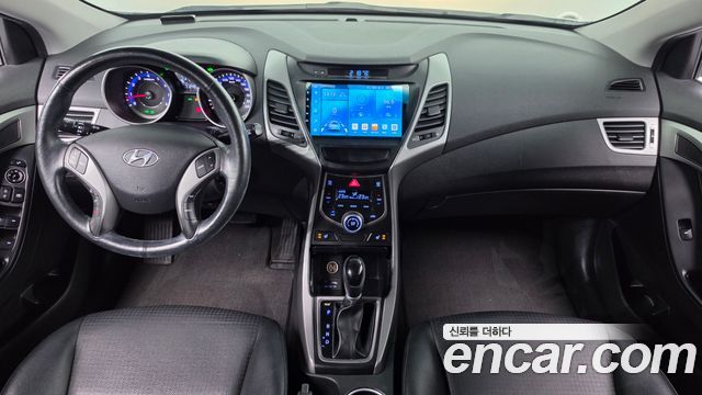 Hyundai AVANTE 2014 — photo 10