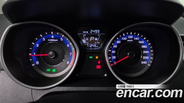 Hyundai AVANTE 2014 — photo 11