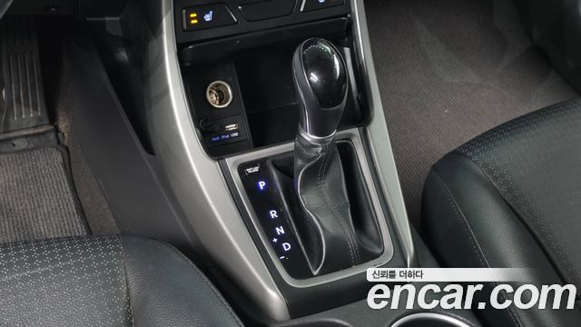 Hyundai AVANTE 2014 — photo 12