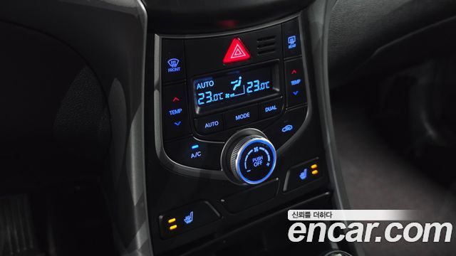 Hyundai AVANTE 2014 — photo 25