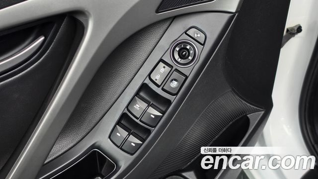 Hyundai AVANTE 2014 — photo 26