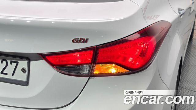 Hyundai AVANTE 2014 — photo 9