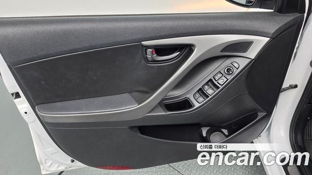 Hyundai AVANTE 2014 — photo 14
