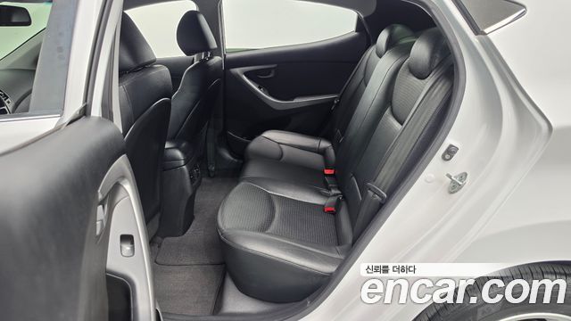 Hyundai AVANTE 2014 — photo 16