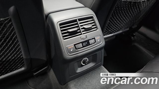 Audi A4 2020 — photo 17