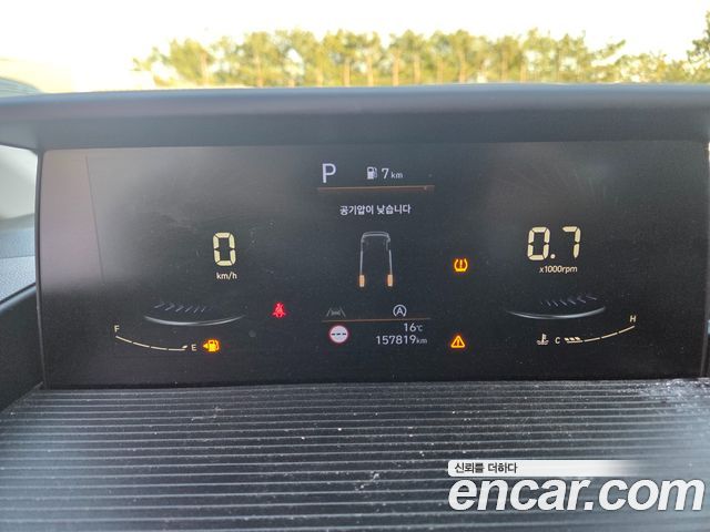 Hyundai Staria 2023 — photo 2