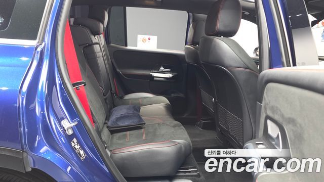 Mercedes-Benz GLB-Class 2023 — photo 18