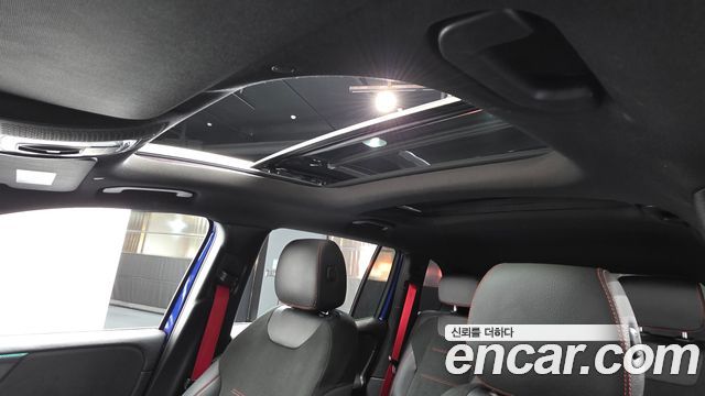 Mercedes-Benz GLB-Class 2023 — photo 25