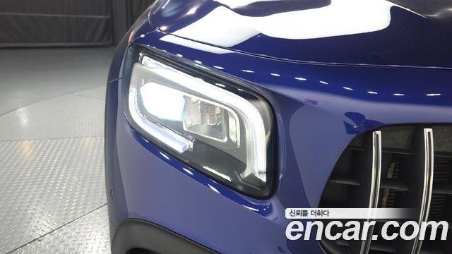 Mercedes-Benz GLB-Class 2023 — photo 8