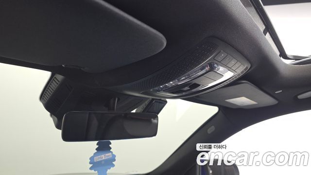 Mercedes-Benz GLB-Class 2023 — photo 27